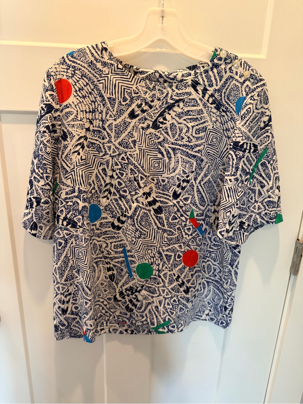 Claude Vintage Women’s large Abstract Geometric Print Blouse Shoulder Buttons